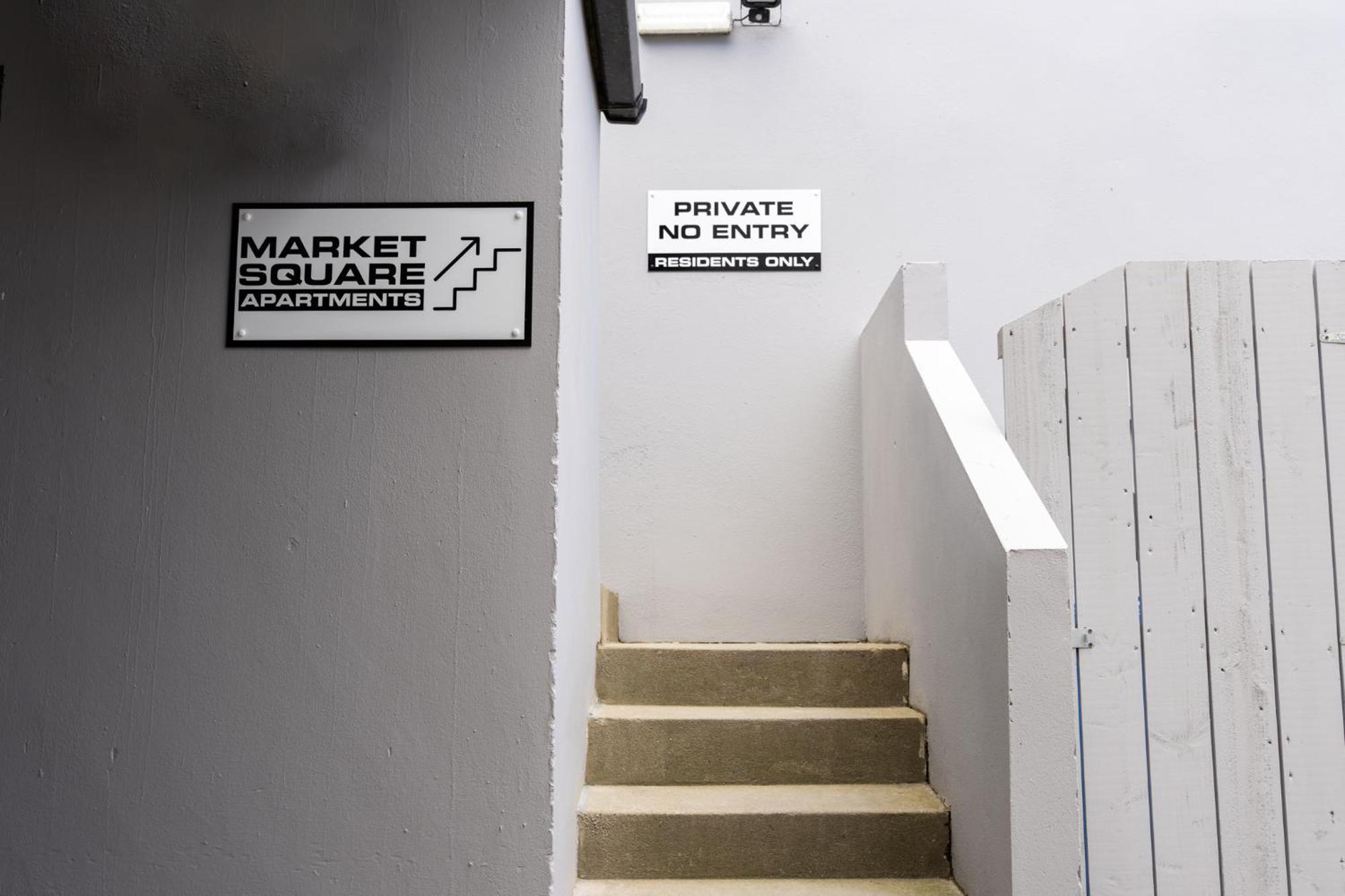 Market Square Apartments بوشميلس المظهر الخارجي الصورة